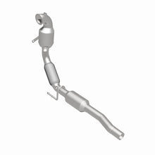 Load image into Gallery viewer, Magnaflow 16-18 Volkswagen Jetta L4 OEM Underbody Single Direct Fit Converter