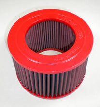 Load image into Gallery viewer, BMC 97-05 Toyota Hilux 4WD 3.0 Diesel Replacement Cylindrical Air Filter