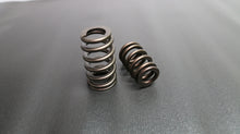 Load image into Gallery viewer, Ferrea Chevrolet LS1/LT1 Single Beehive PAC Alloy Valve Spring - Single (Drop Ship Only)